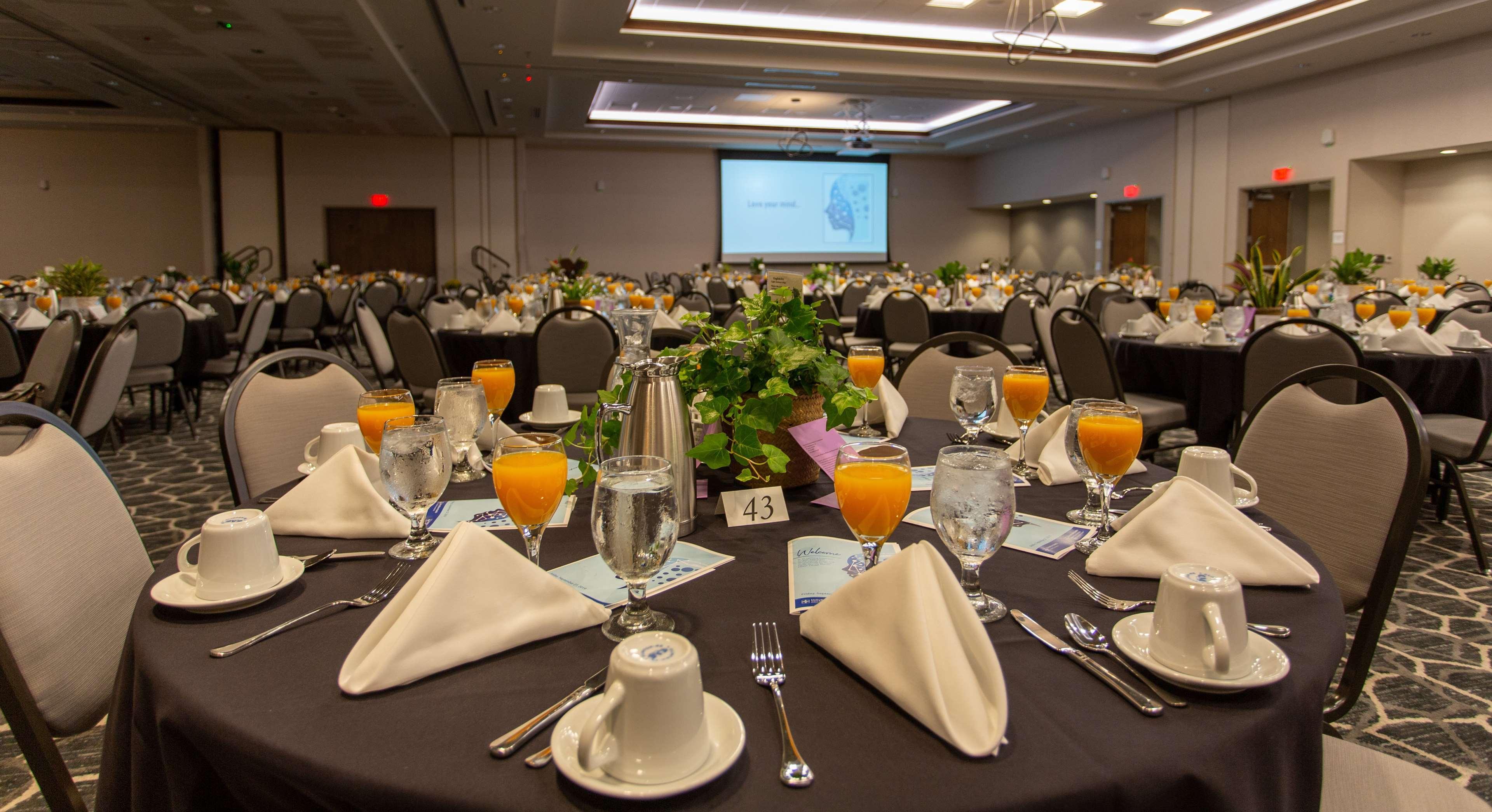 Hilton Garden Inn Cedar Falls Conference Center Екстер'єр фото