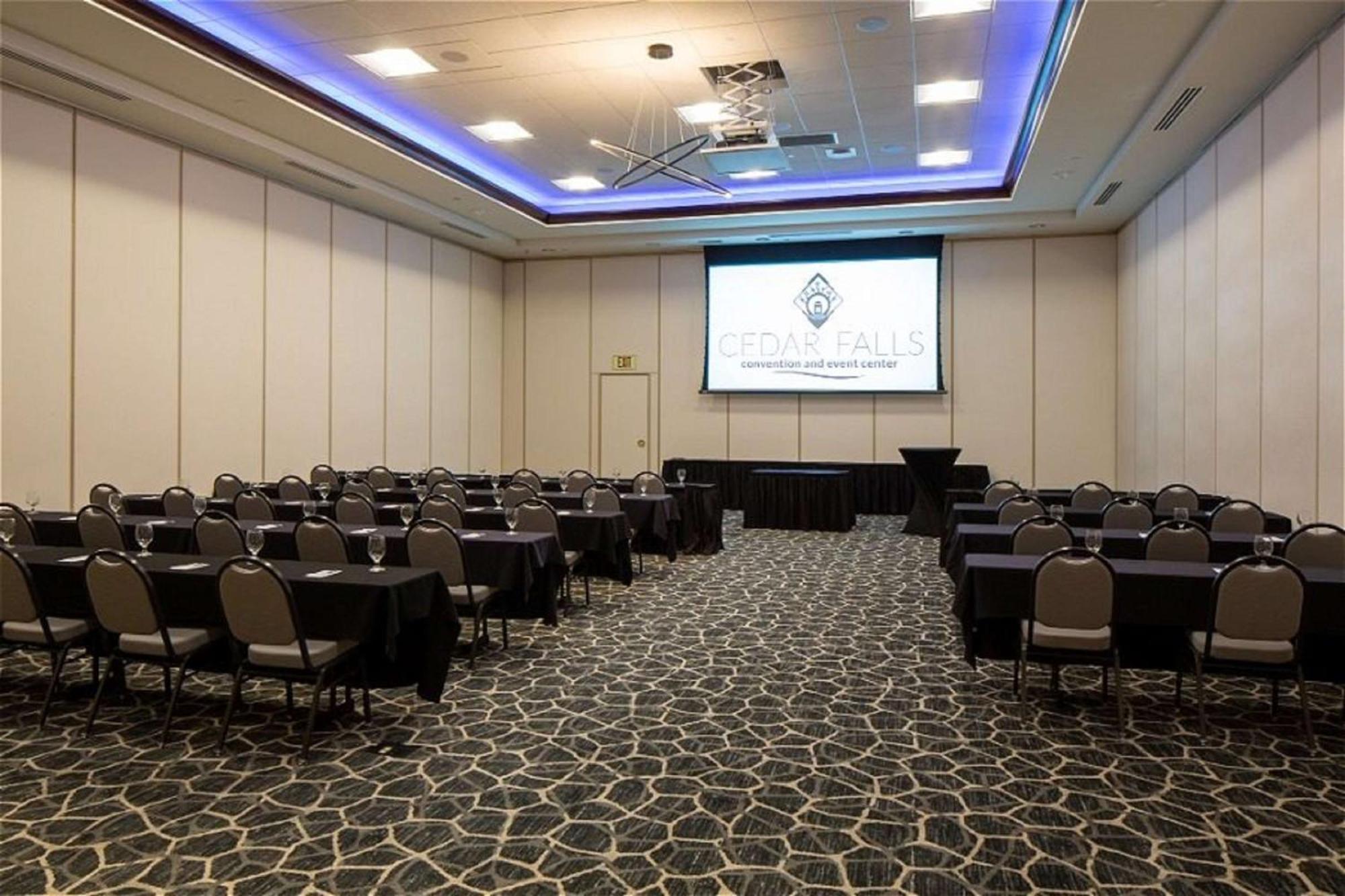 Hilton Garden Inn Cedar Falls Conference Center Екстер'єр фото