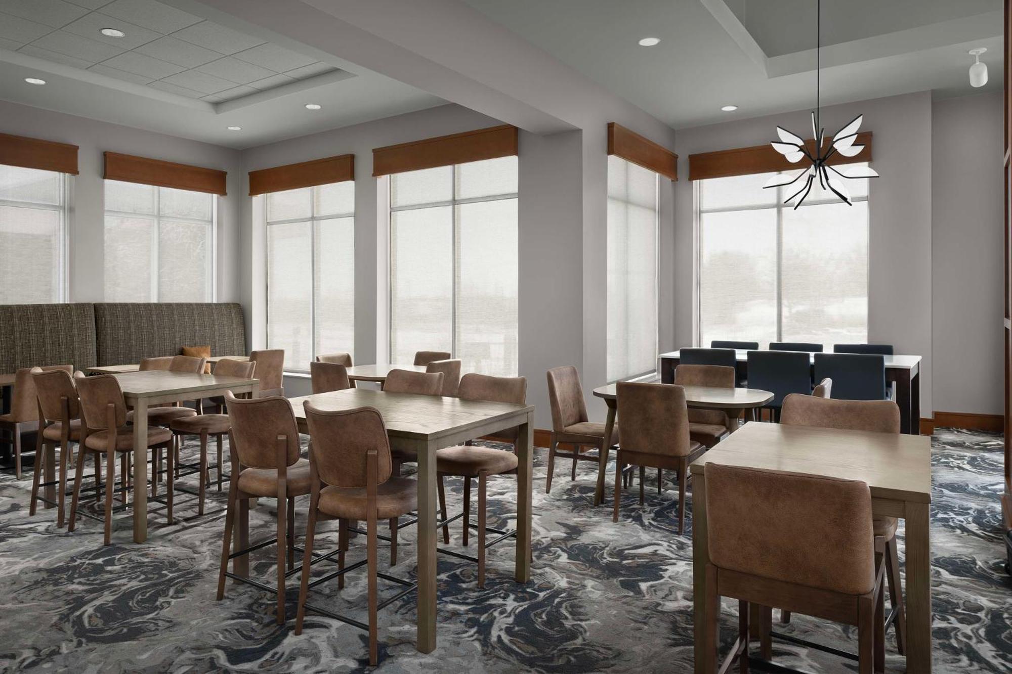Hilton Garden Inn Cedar Falls Conference Center Екстер'єр фото