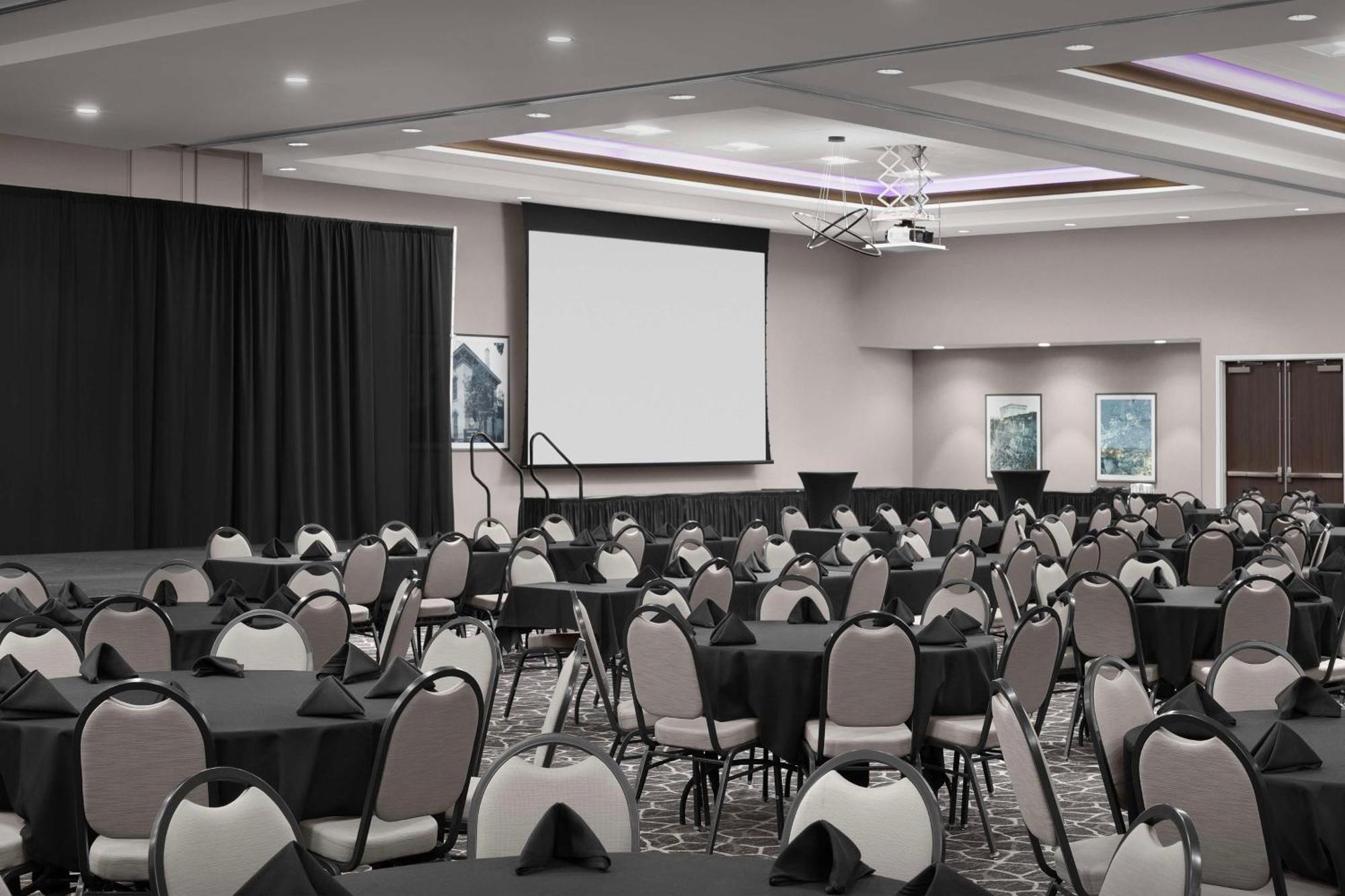 Hilton Garden Inn Cedar Falls Conference Center Екстер'єр фото
